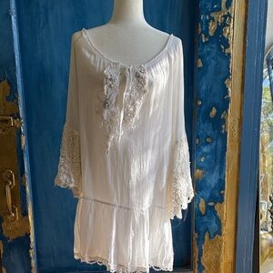 Elegant White Lace Mini Dress